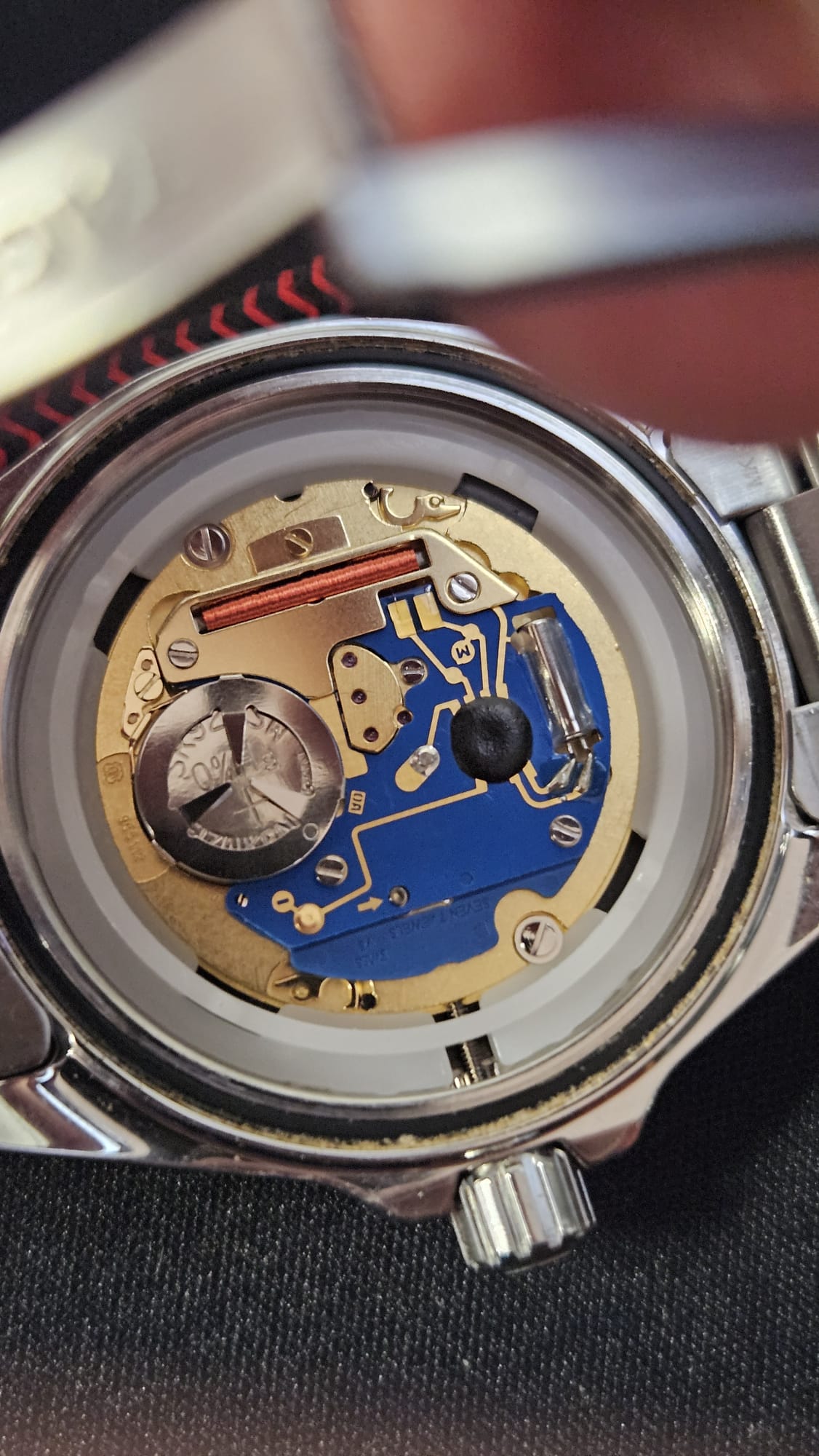 Męski zegarek z mechanizmem automatycznym na nadgarstku