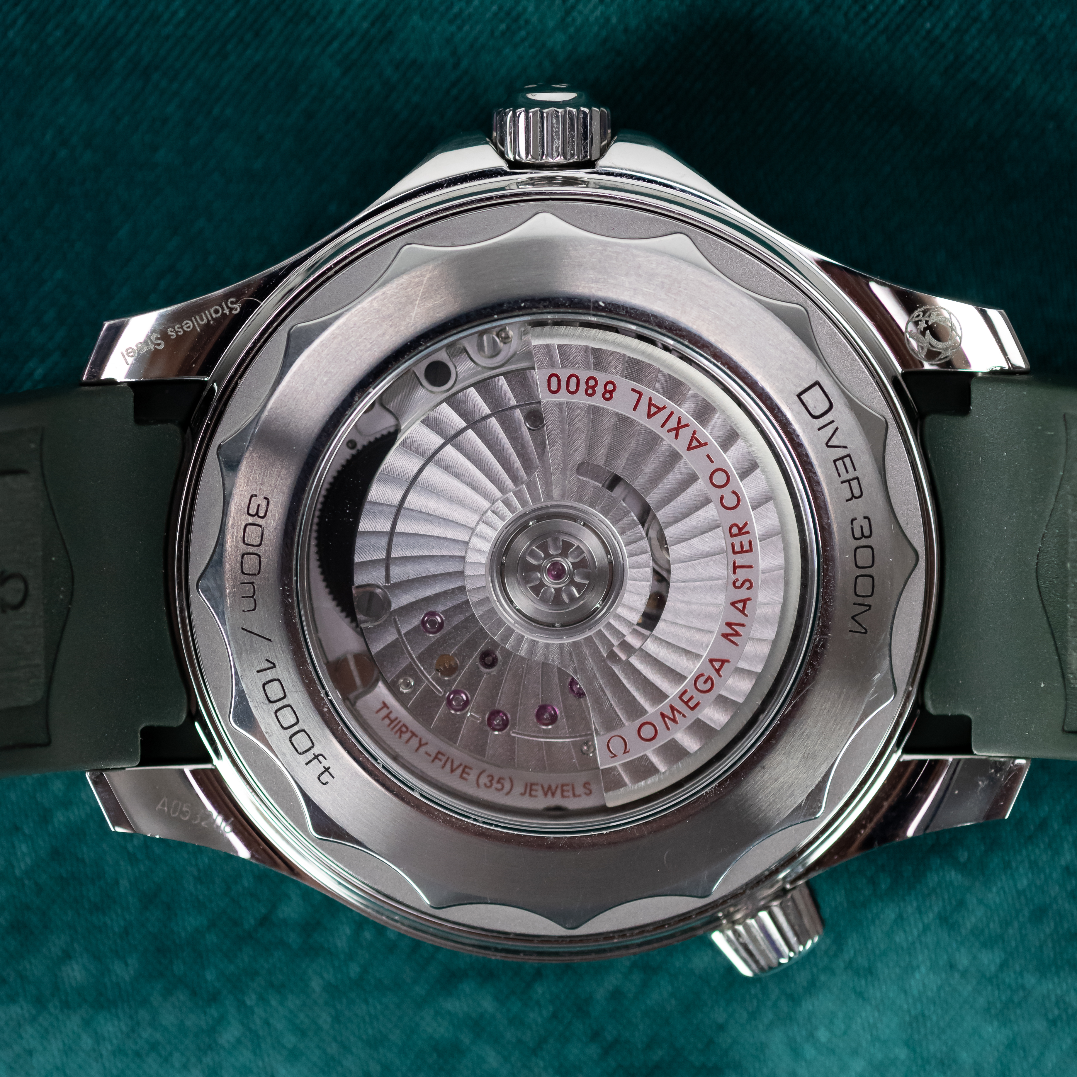 Wnętrze mechanizmu automatycznego zegarka luksusowego